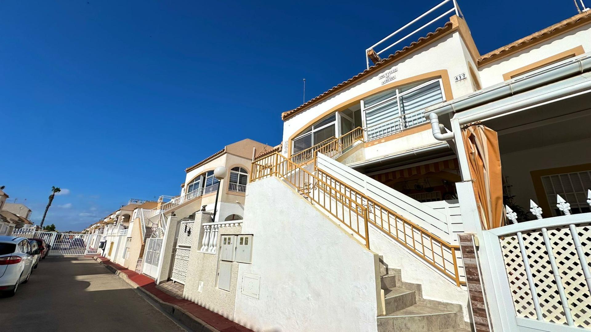 Terrace in bungalow for sale in Torrevieja