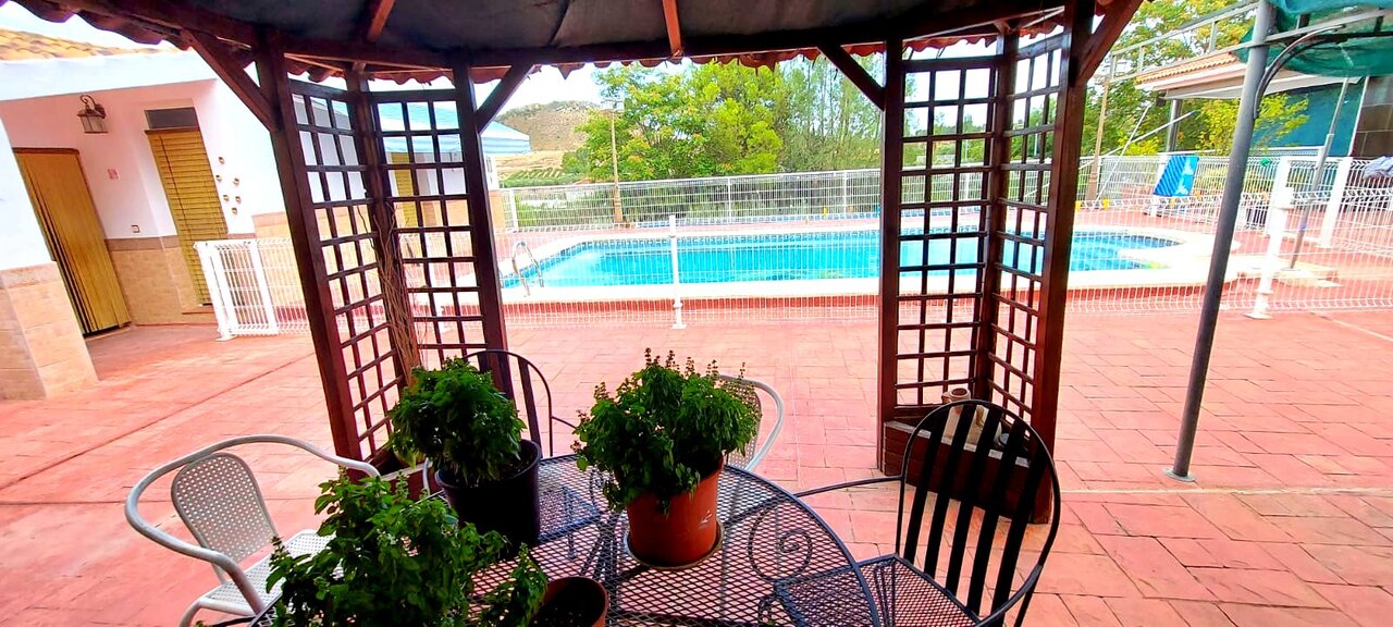 Large Detached Country Property with Under Build and Separate Casita, Garage with Several Covered Pa