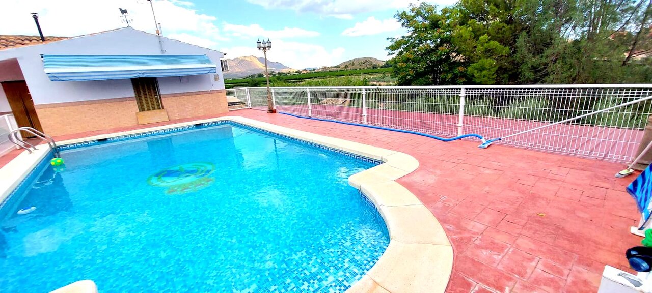 Bathroom in villa for sale in Murcia