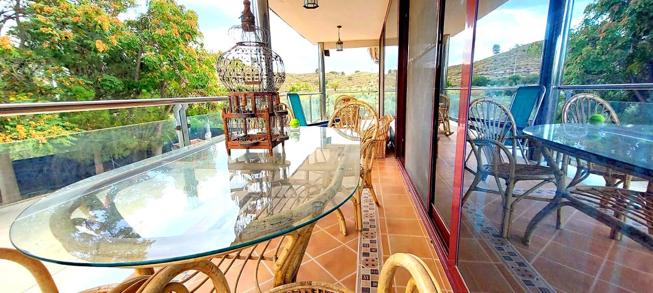 Pool area in villa for sale in Murcia