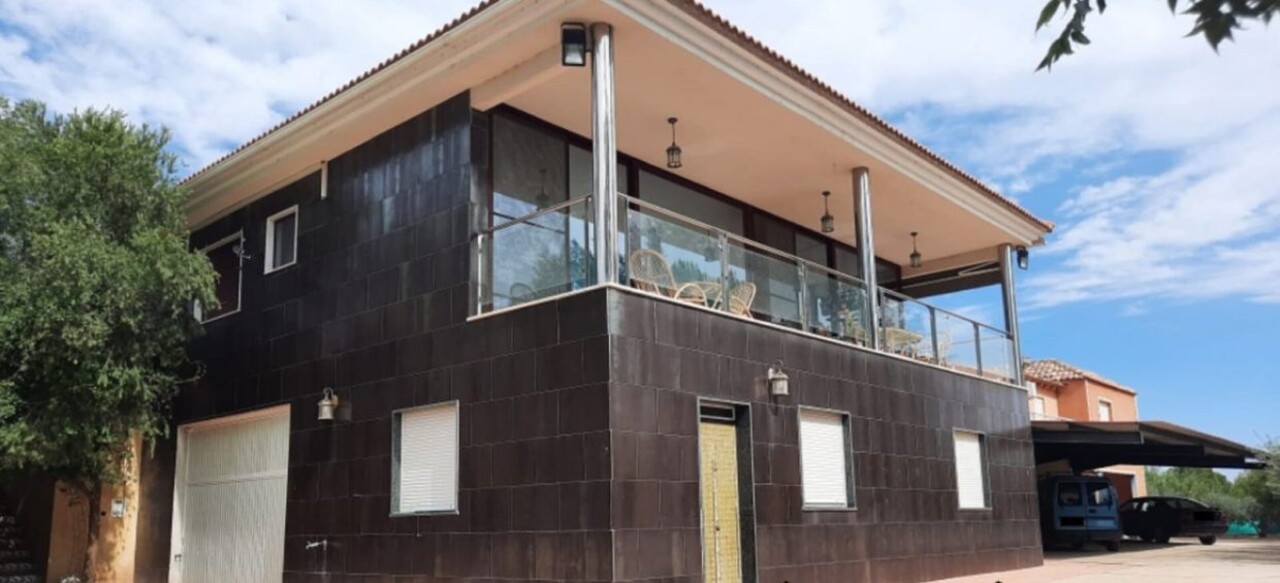 Garden in villa for sale in Calasparra