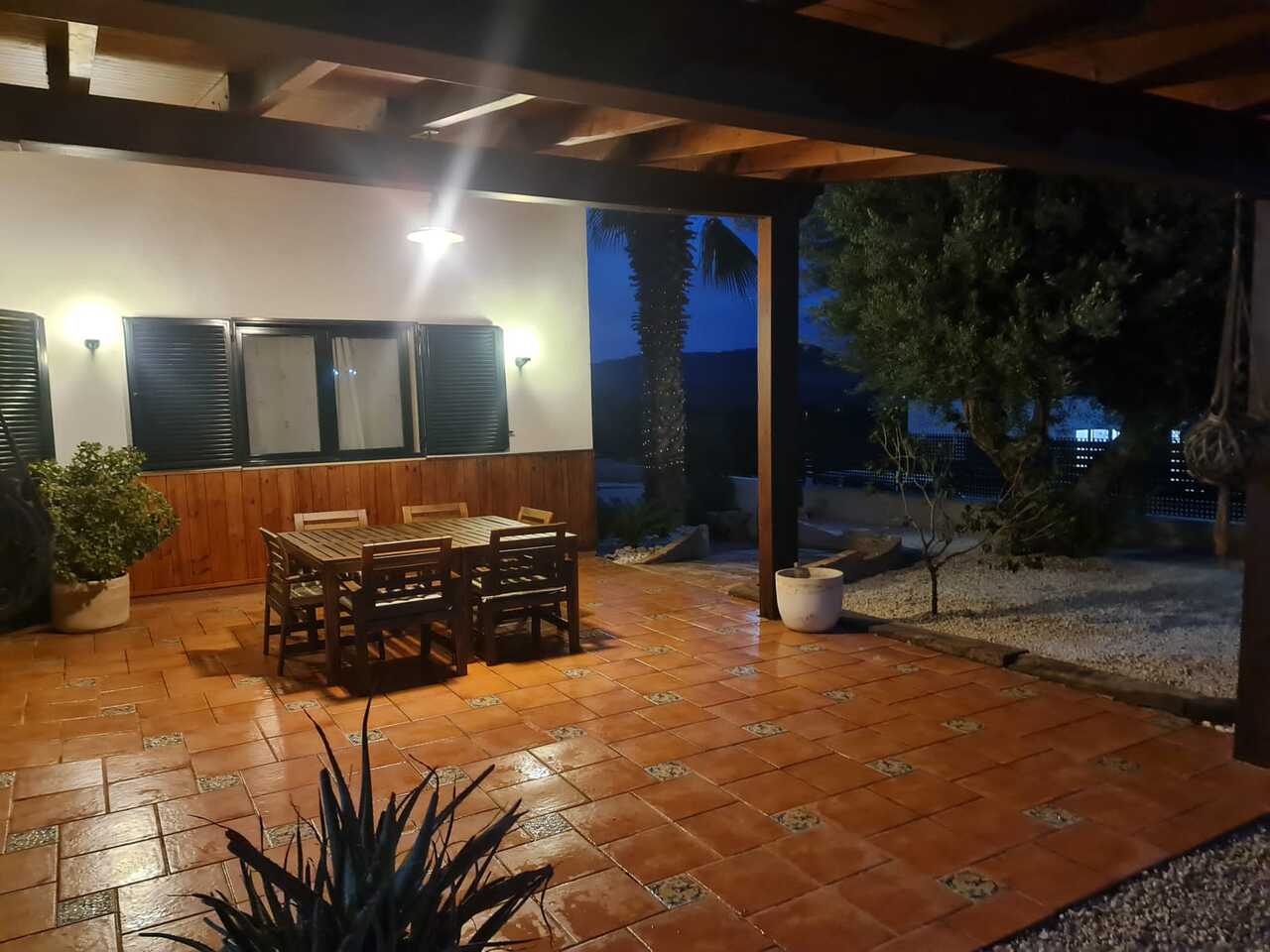 Pool area in villa for sale in Calasparra