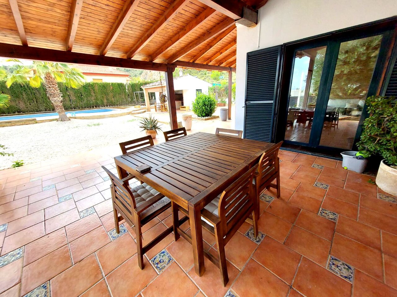Spectacular Large Villa (200m2) set in 1,000m2 Plot with Establised Gardens and Mature Trees - Magni