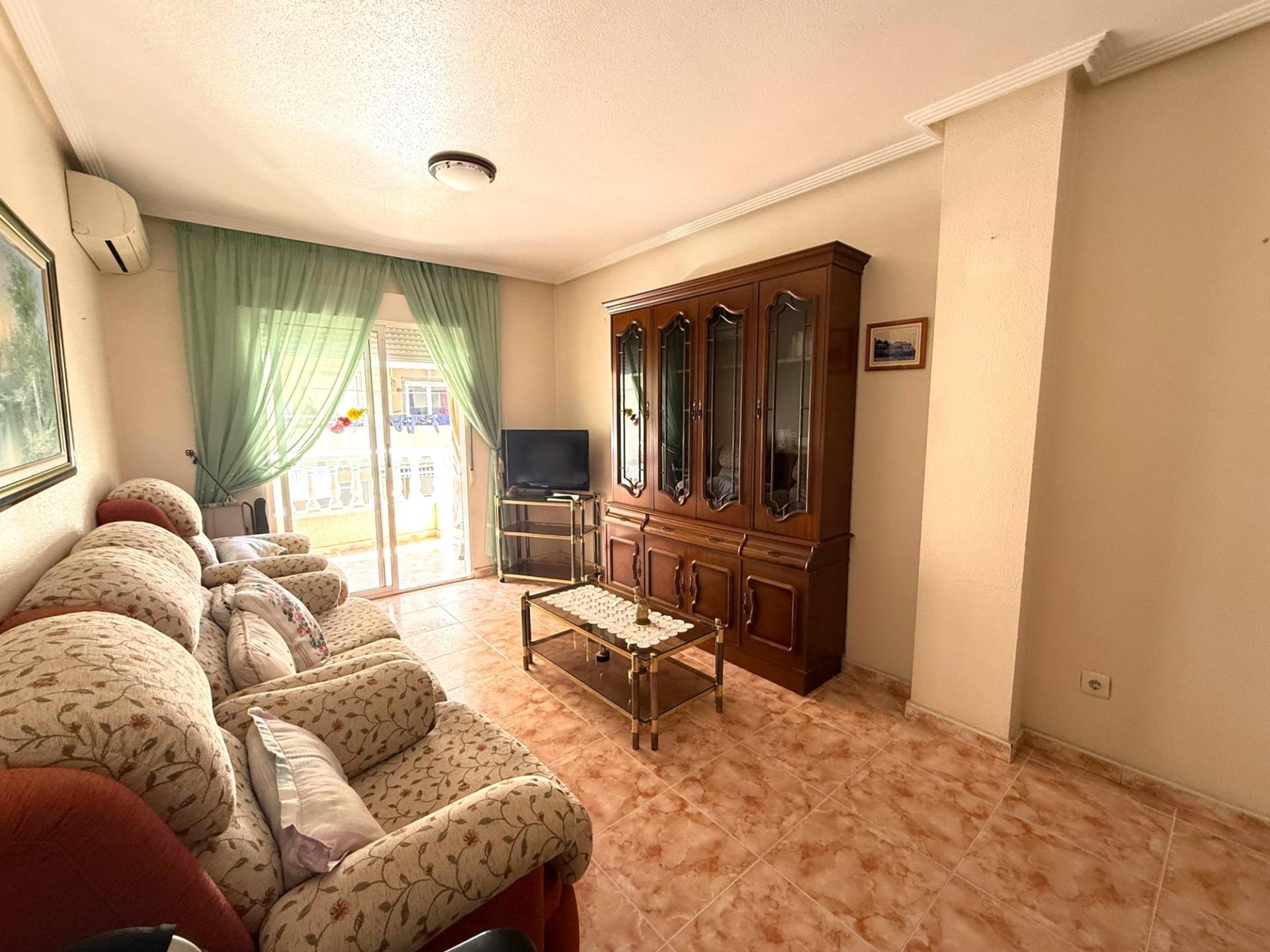 2-bedroom apartment with a terrace and side sea views in Torrevieja Just 100 meters from the sea, in