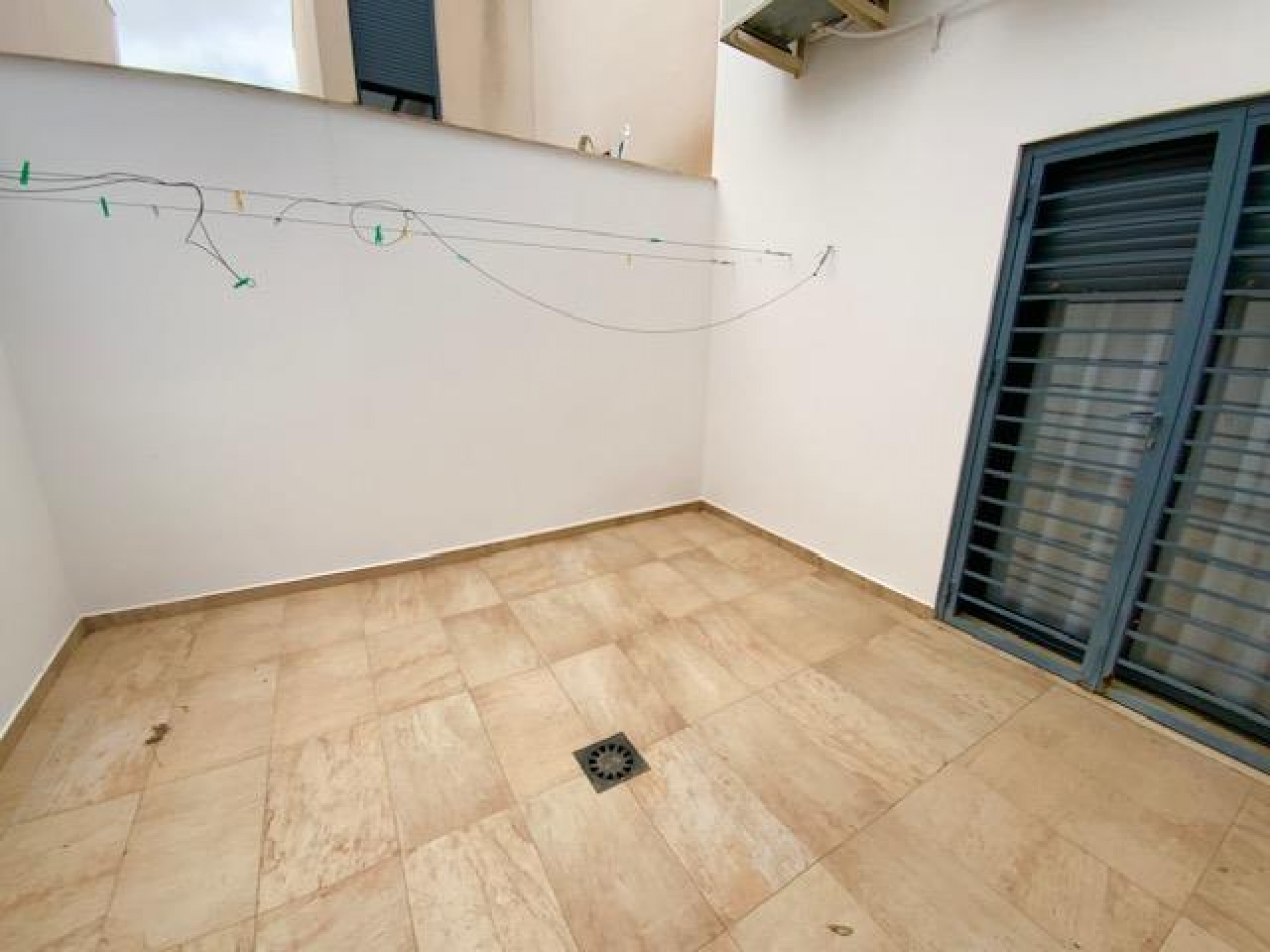 Bedroom in villa for sale in Roldan