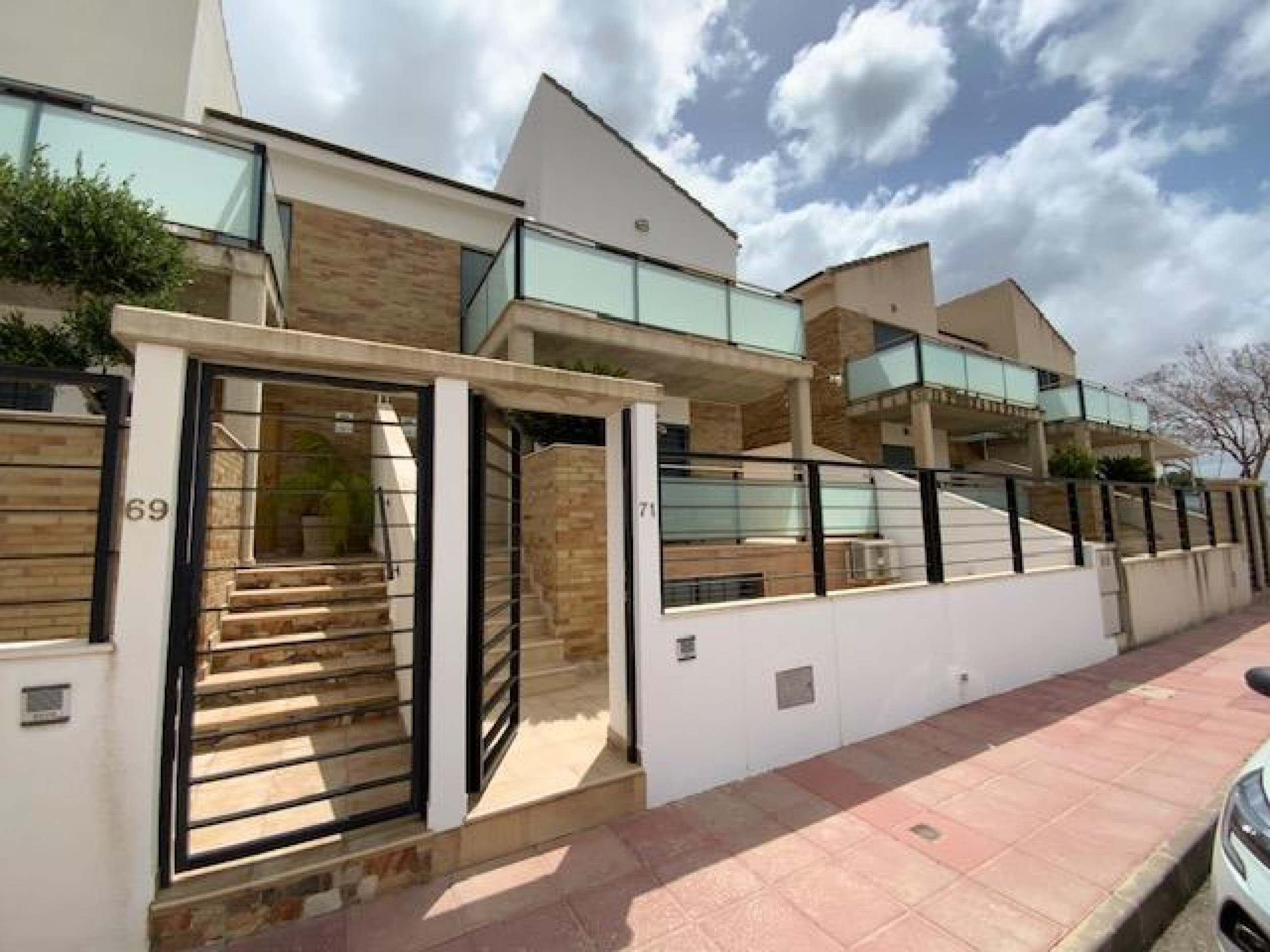 Pool area in villa for sale in Roldan