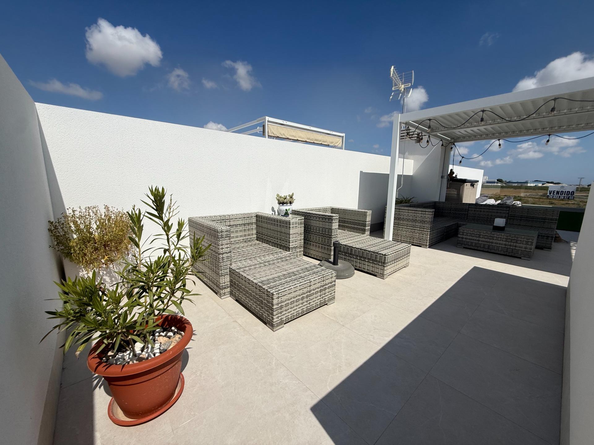 Garden in villa for sale in Torre Pacheco