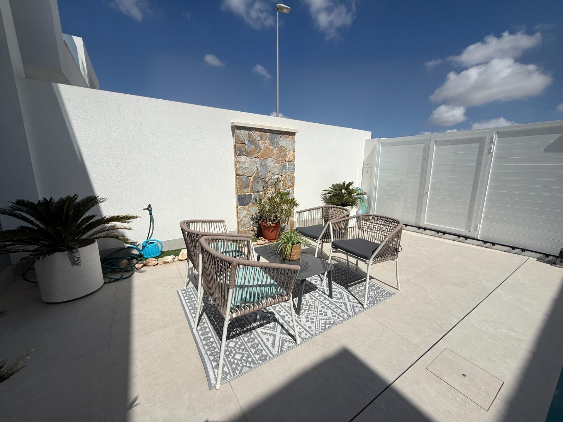 We are pleased to present this modern villa, built in 2024, located in a quiet and well-established