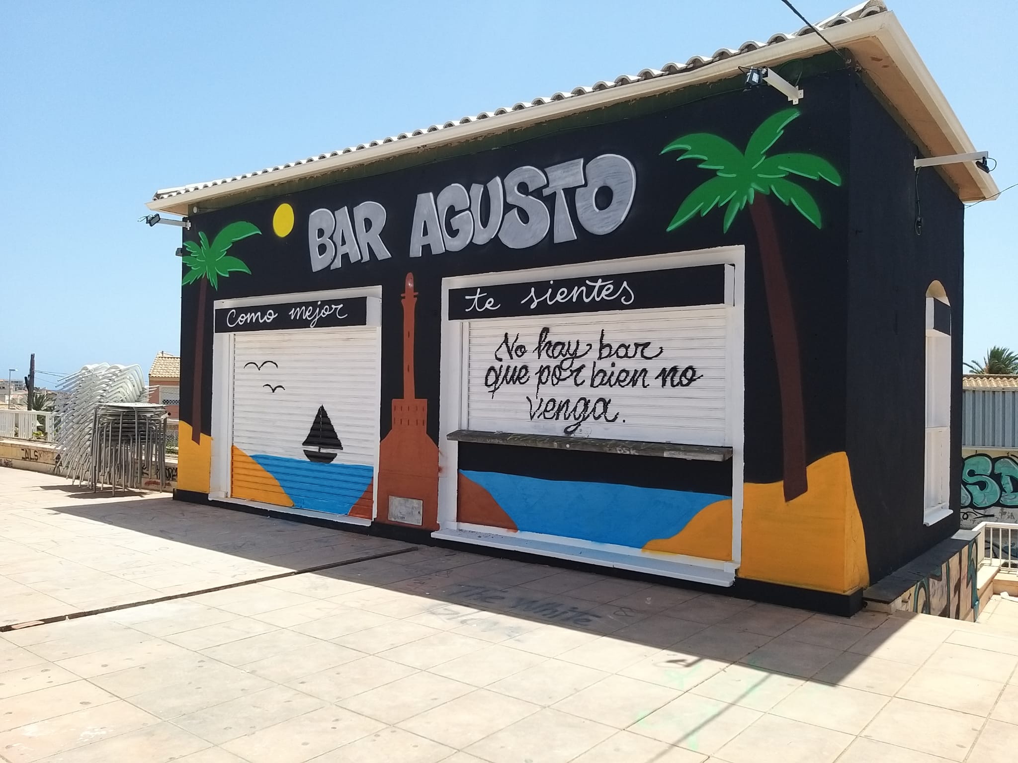 Vibrant Turnkey Bar in Cartagena with High Visibility