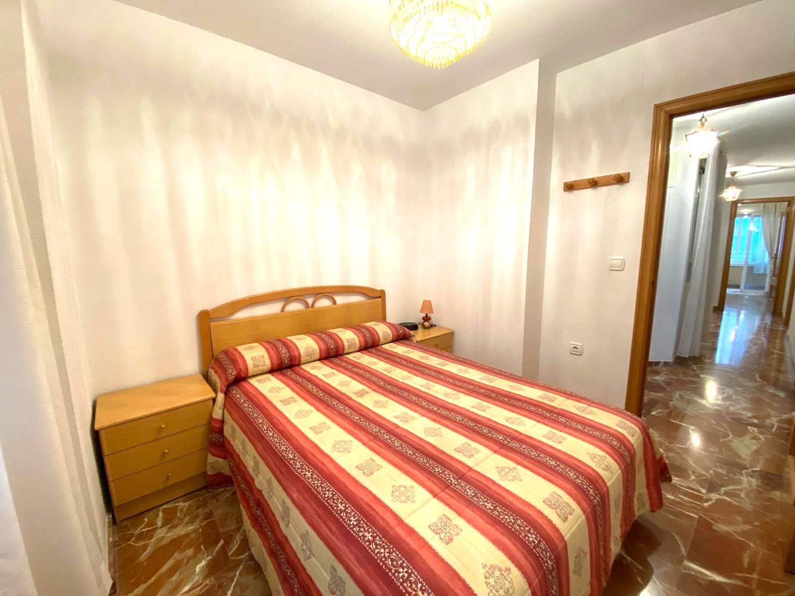 Master bedroom in apartment for sale in Alicante