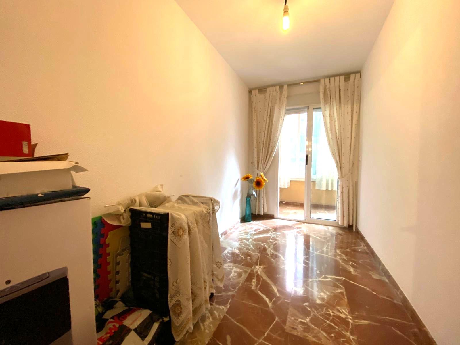 Pool area in apartment for sale in Alicante