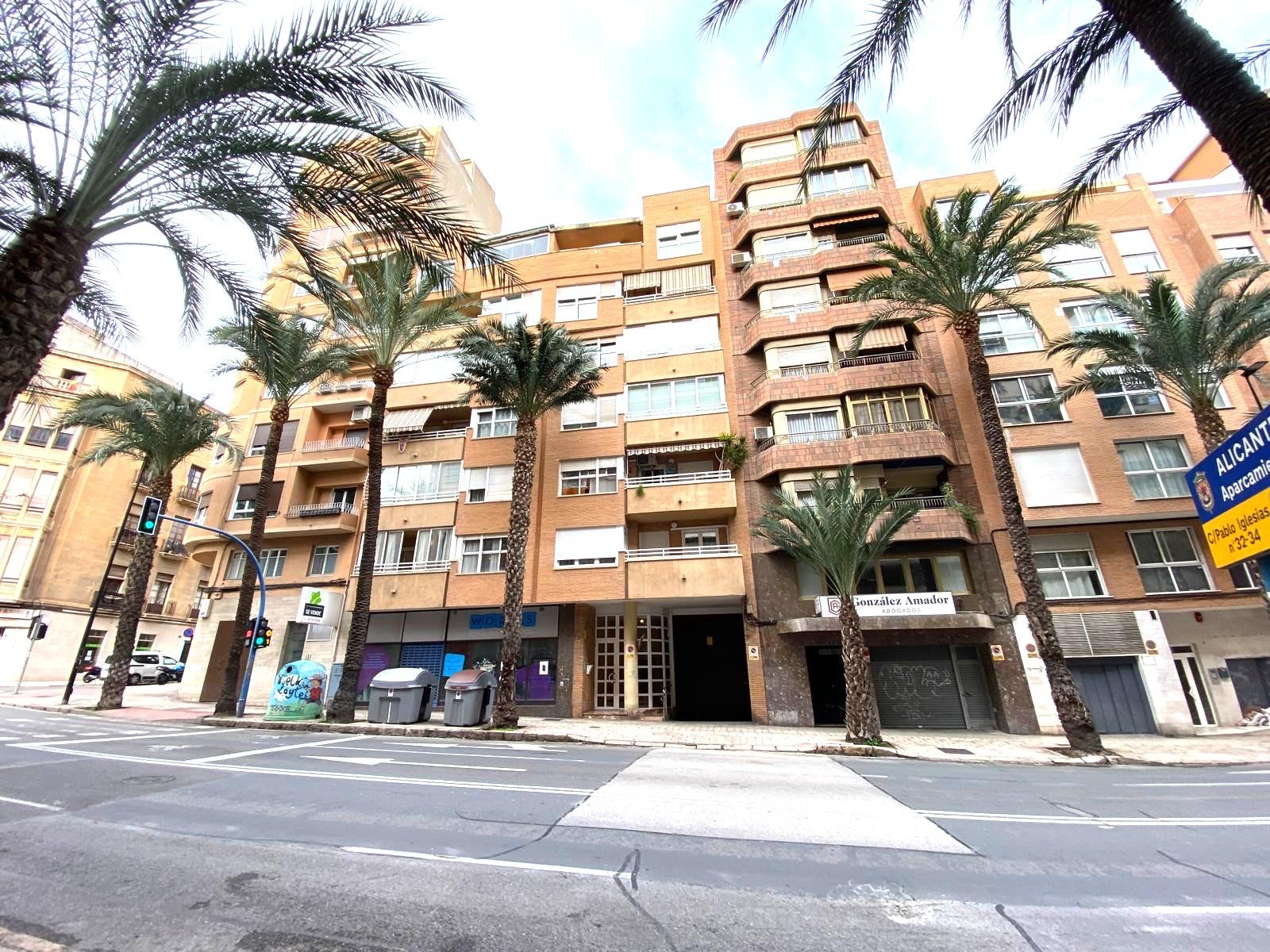 Garden in apartment for sale in Alicante