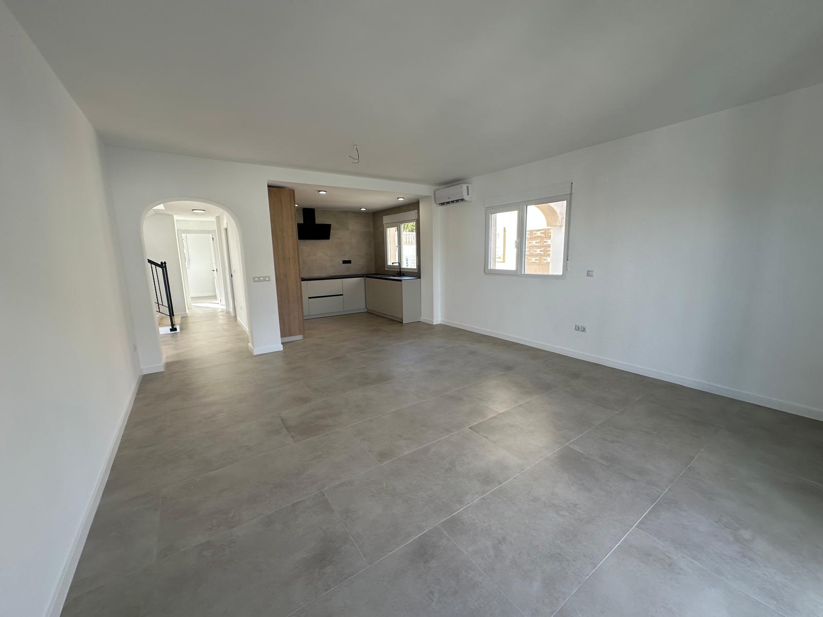 Living room in villa for sale in El Campello