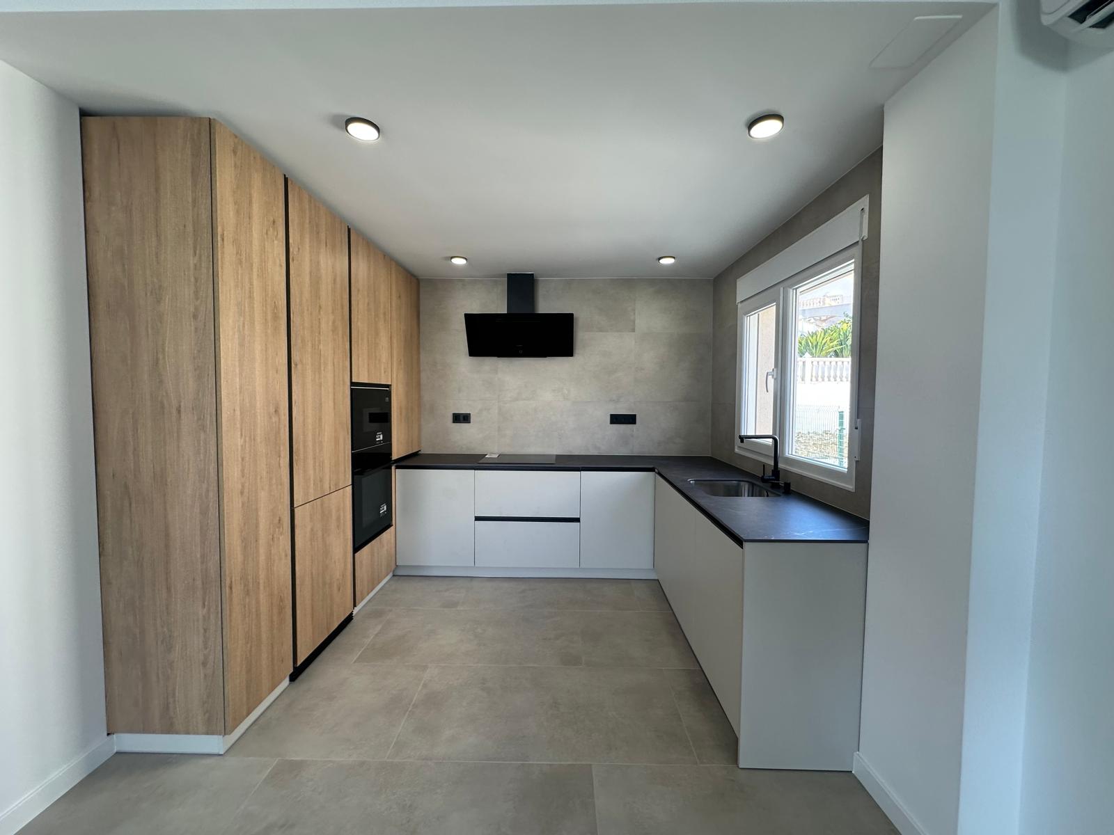 Garden in villa for sale in El Campello