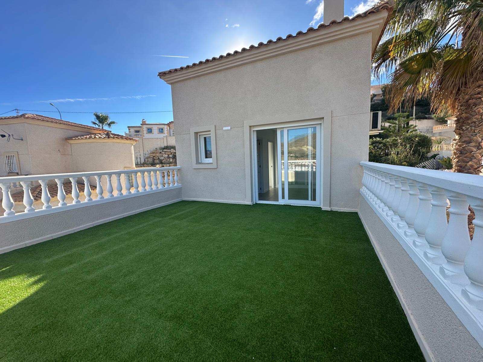 Master bedroom in villa for sale in El Campello