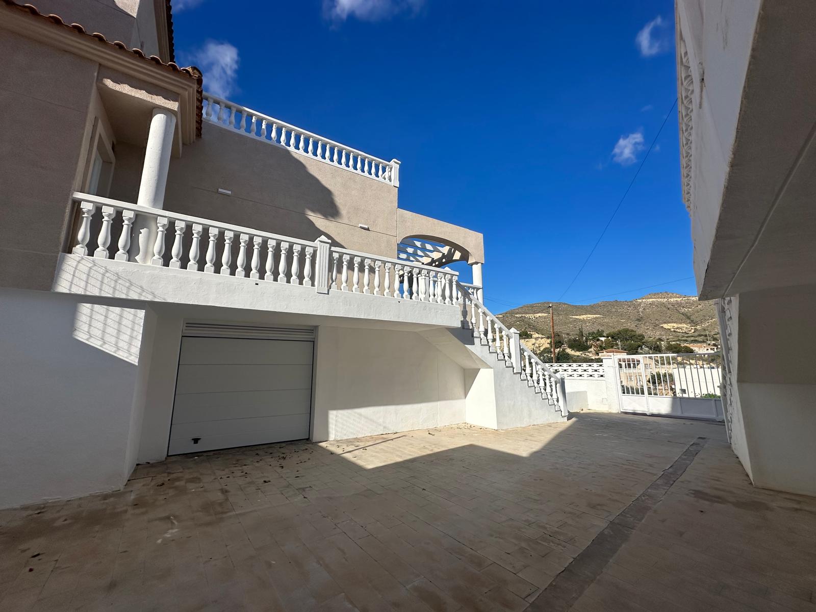 Bathroom in villa for sale in El Campello