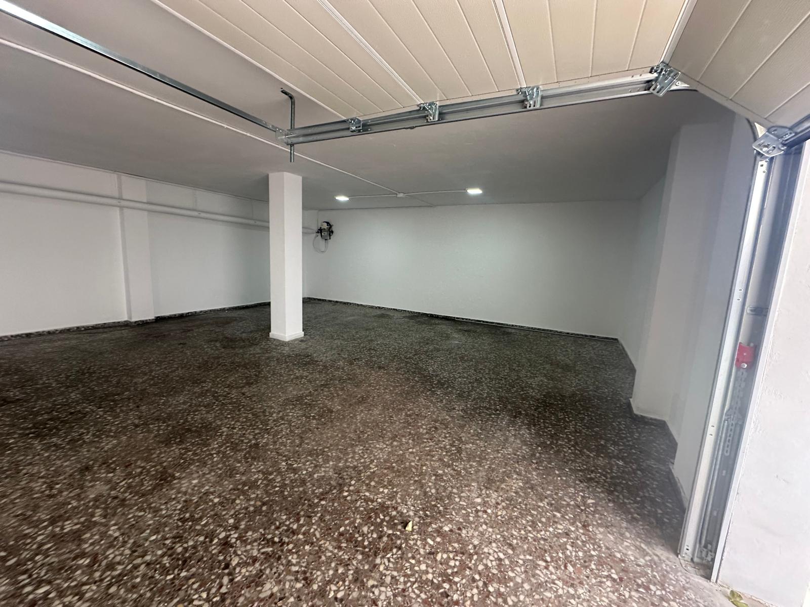 Terrace in villa for sale in El Campello