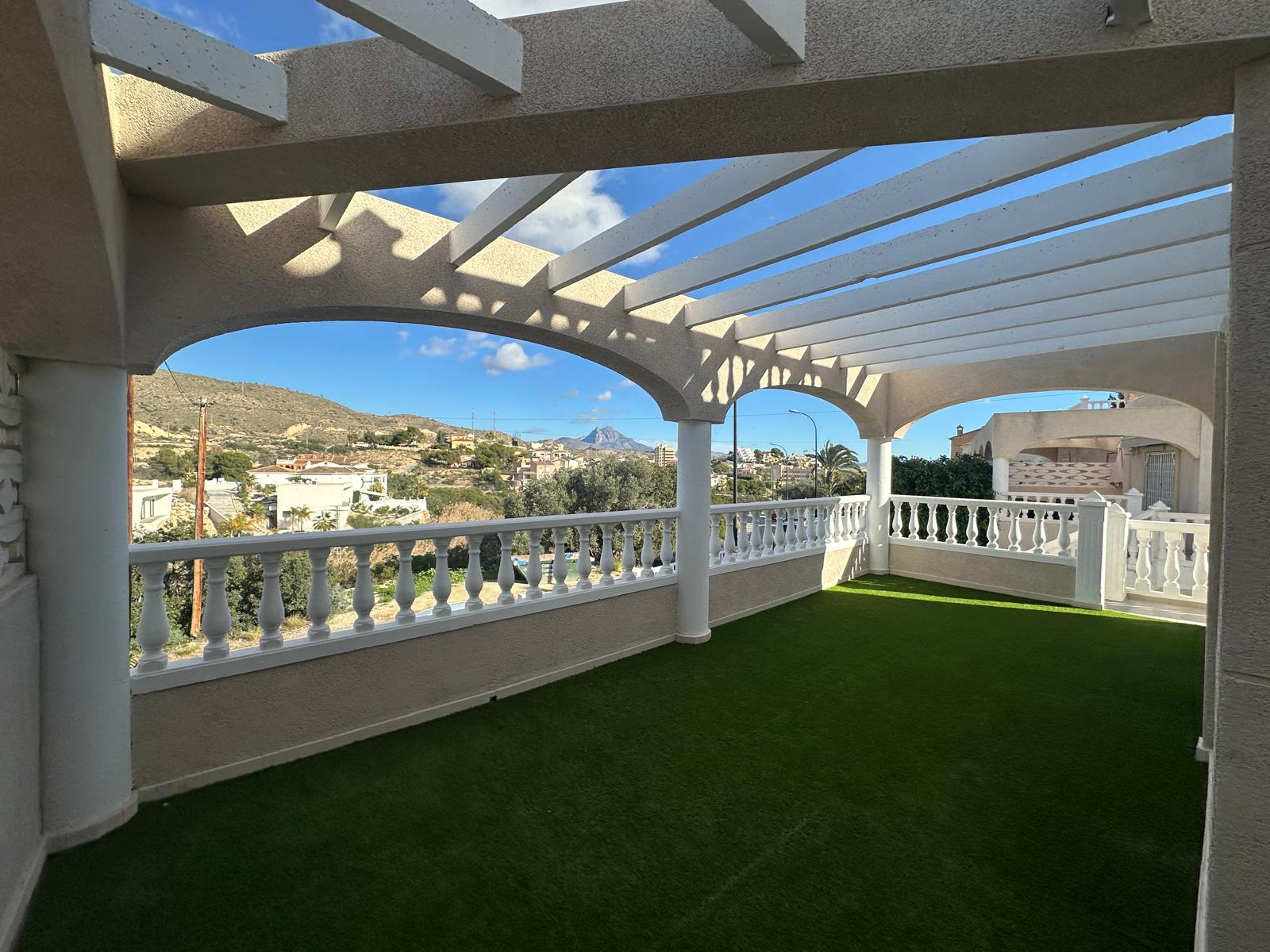 Bedroom in villa for sale in El Campello