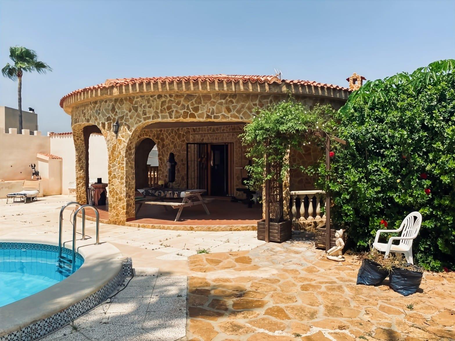 Living room in villa for sale in Torrevieja