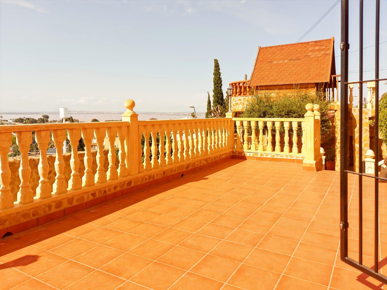 Bedroom in villa for sale in Torrevieja