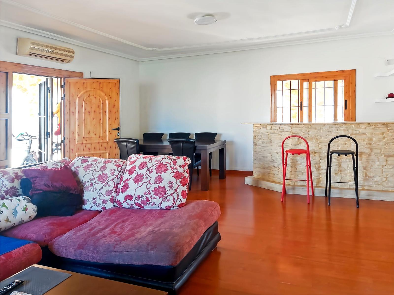 Pool area in villa for sale in Torrevieja