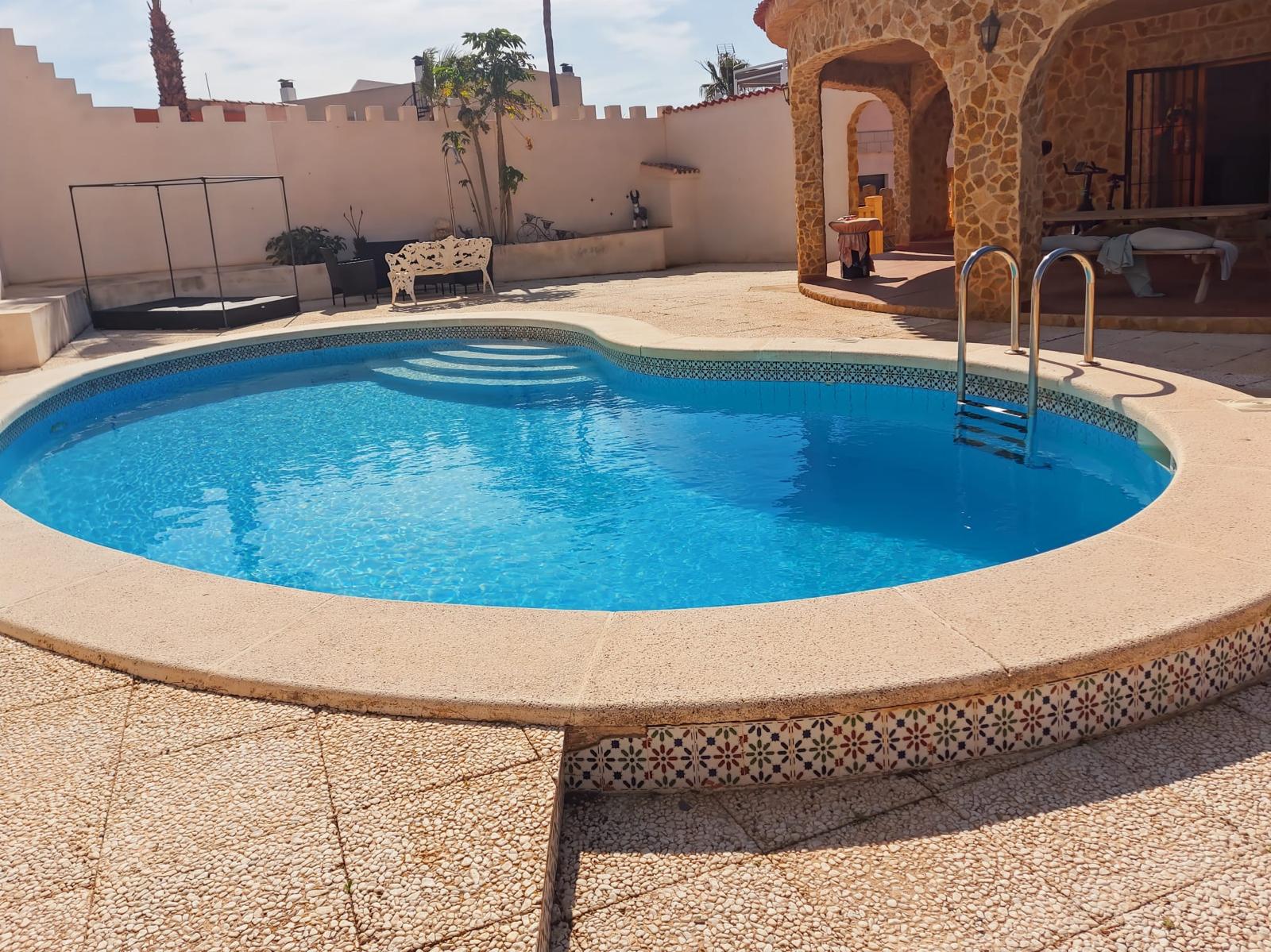 Dining area in villa for sale in Torrevieja