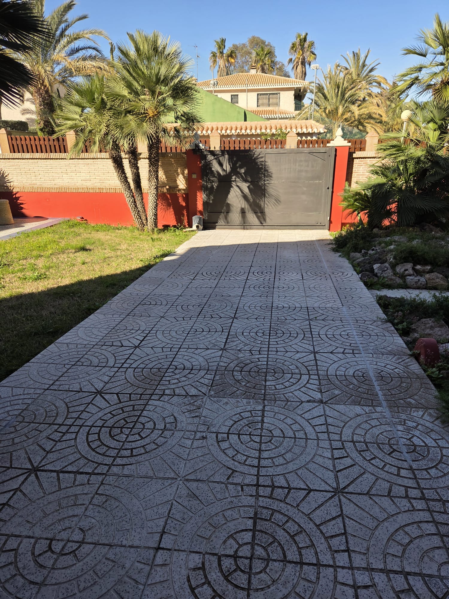 Master bedroom in villa for sale in Alicante