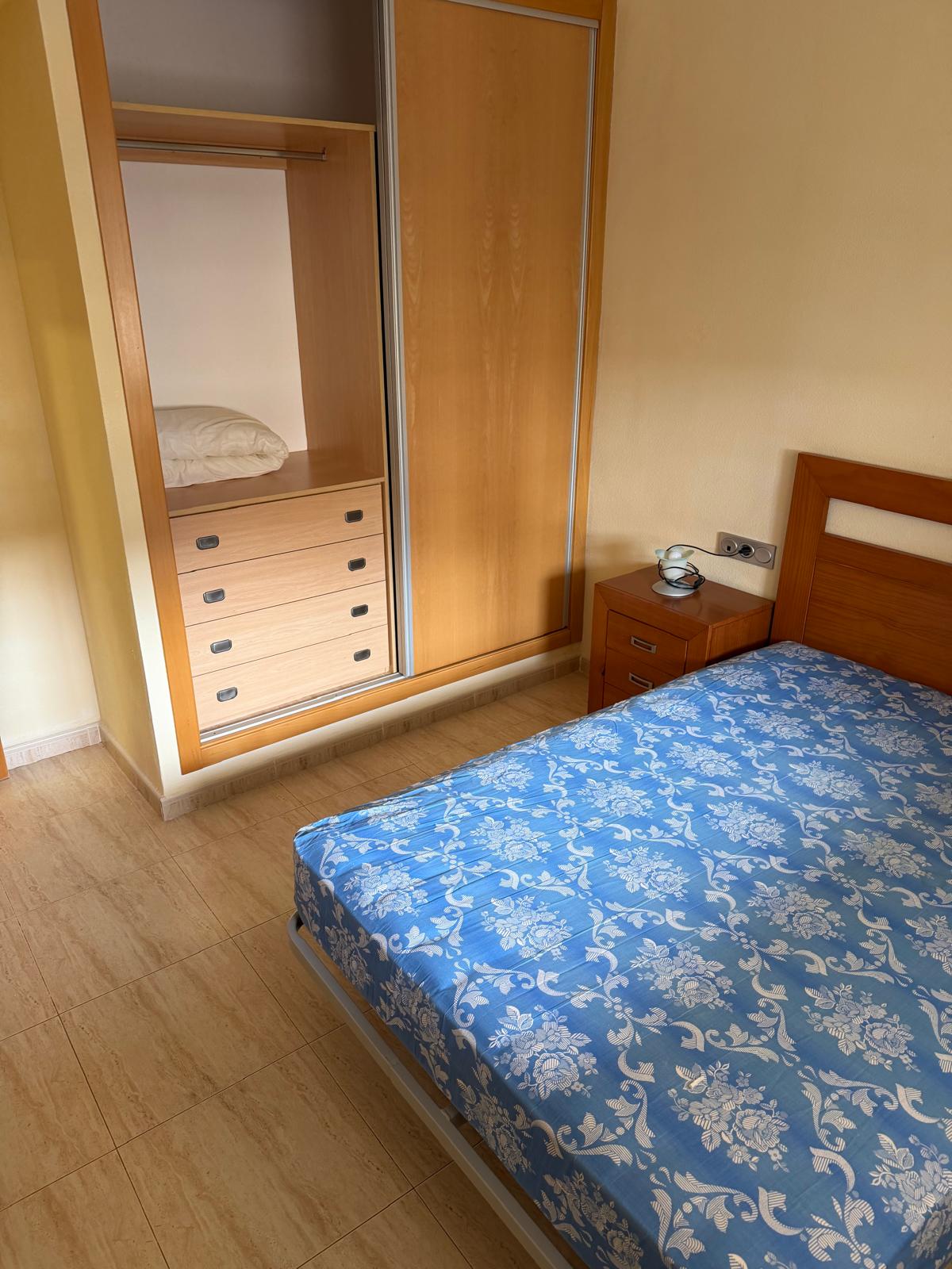 Bedroom in apartment for sale in Cartagena