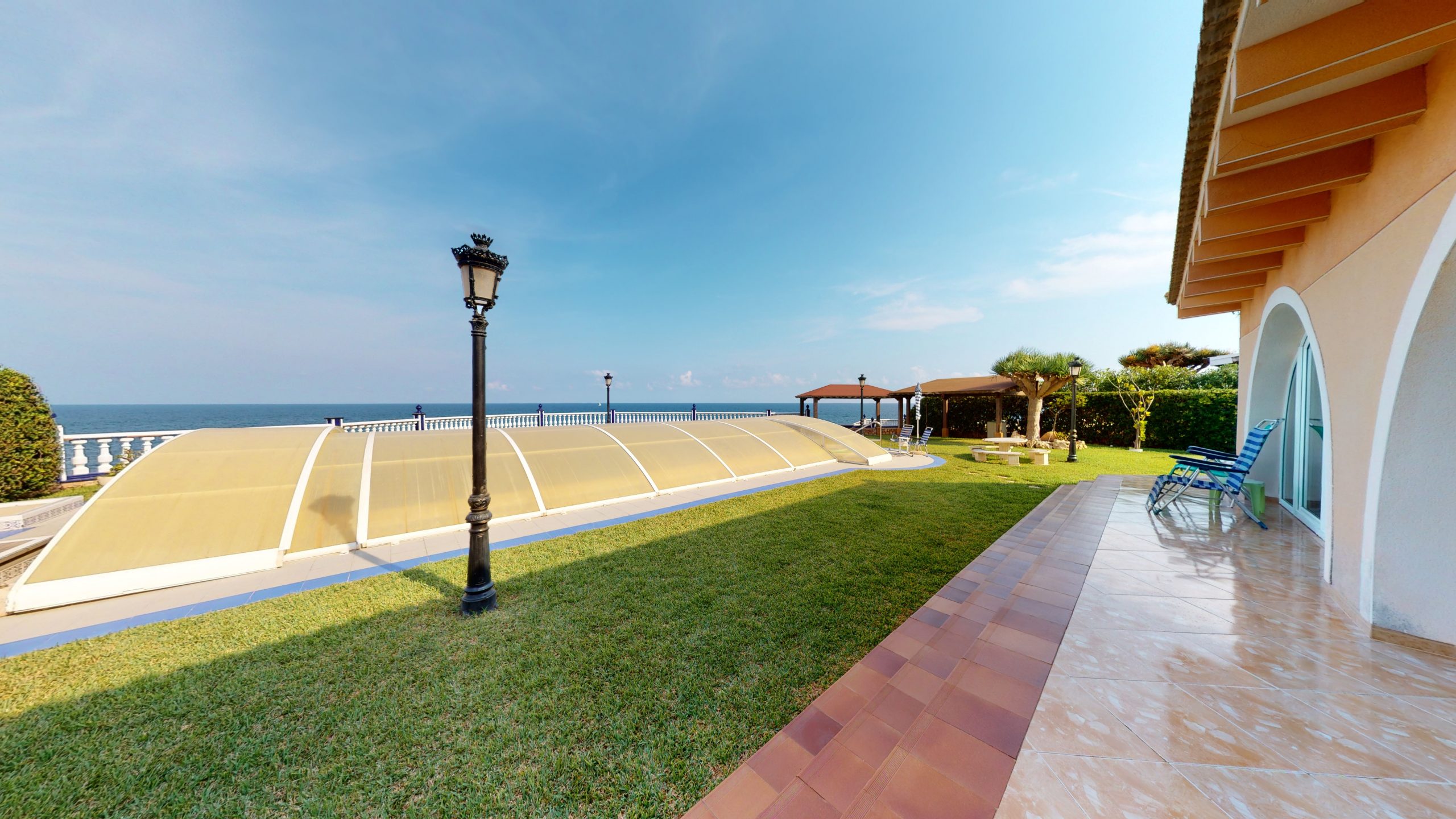 Dining area in villa for sale in Orihuela Costa