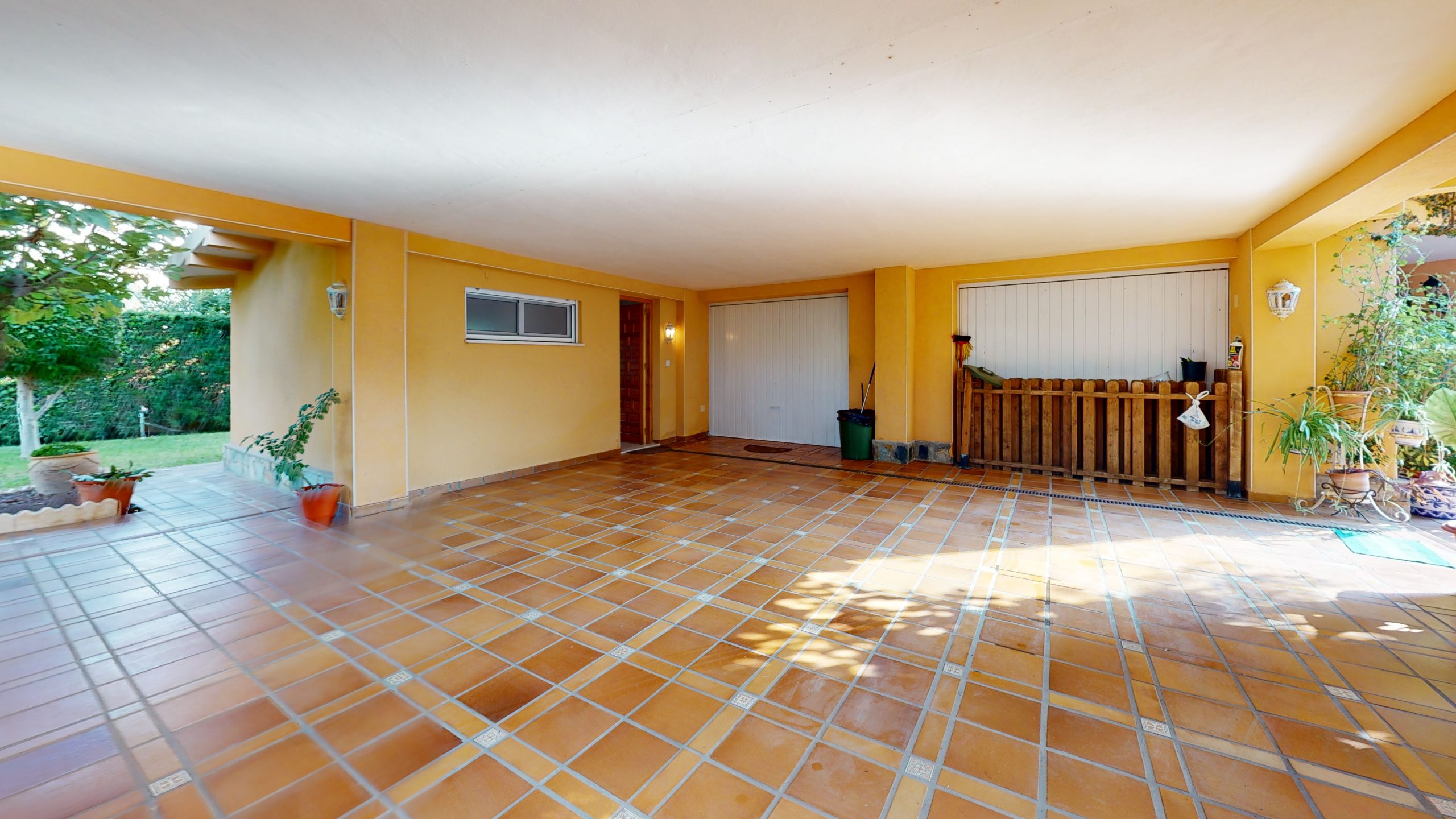 Dining area in villa for sale in Orihuela Costa