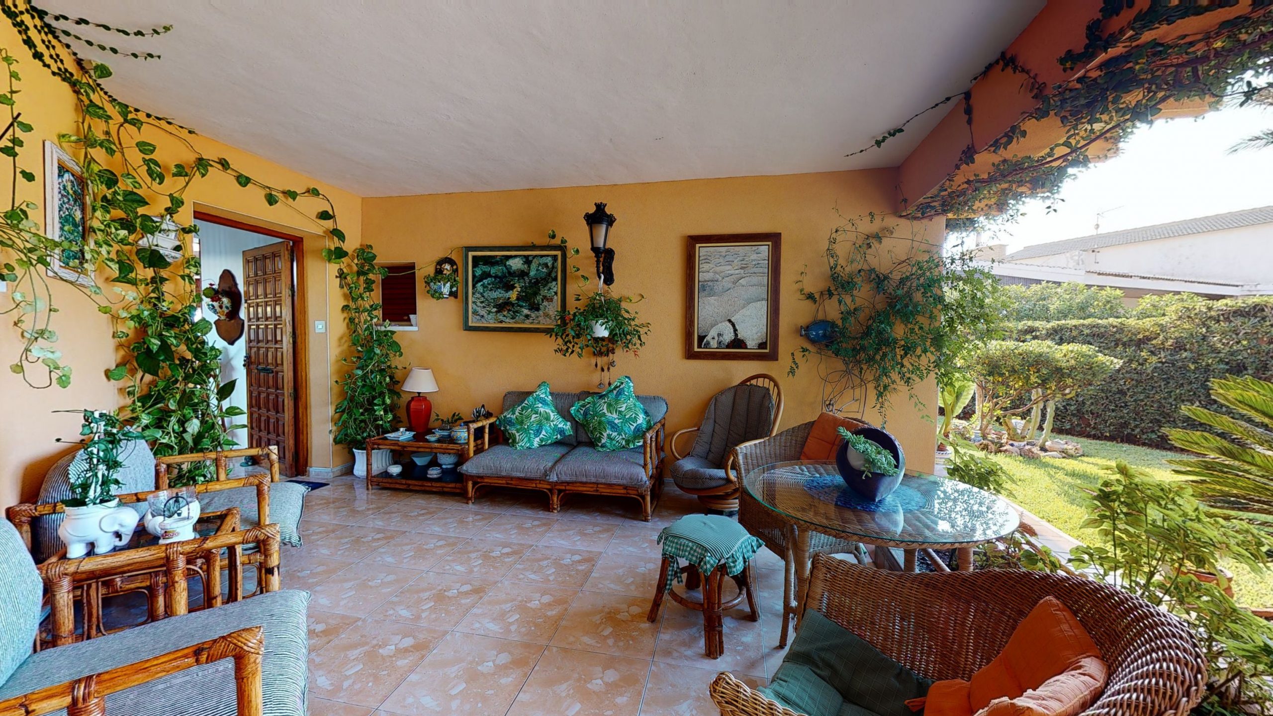 Dining area in villa for sale in Orihuela Costa