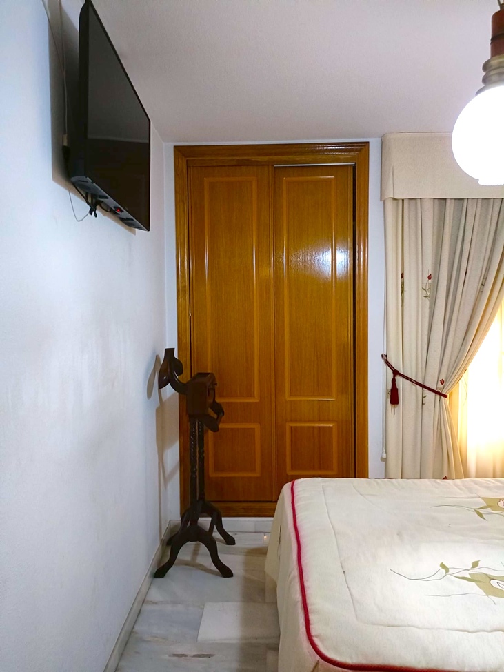Bedroom in apartment for sale in Guardamar del Segura