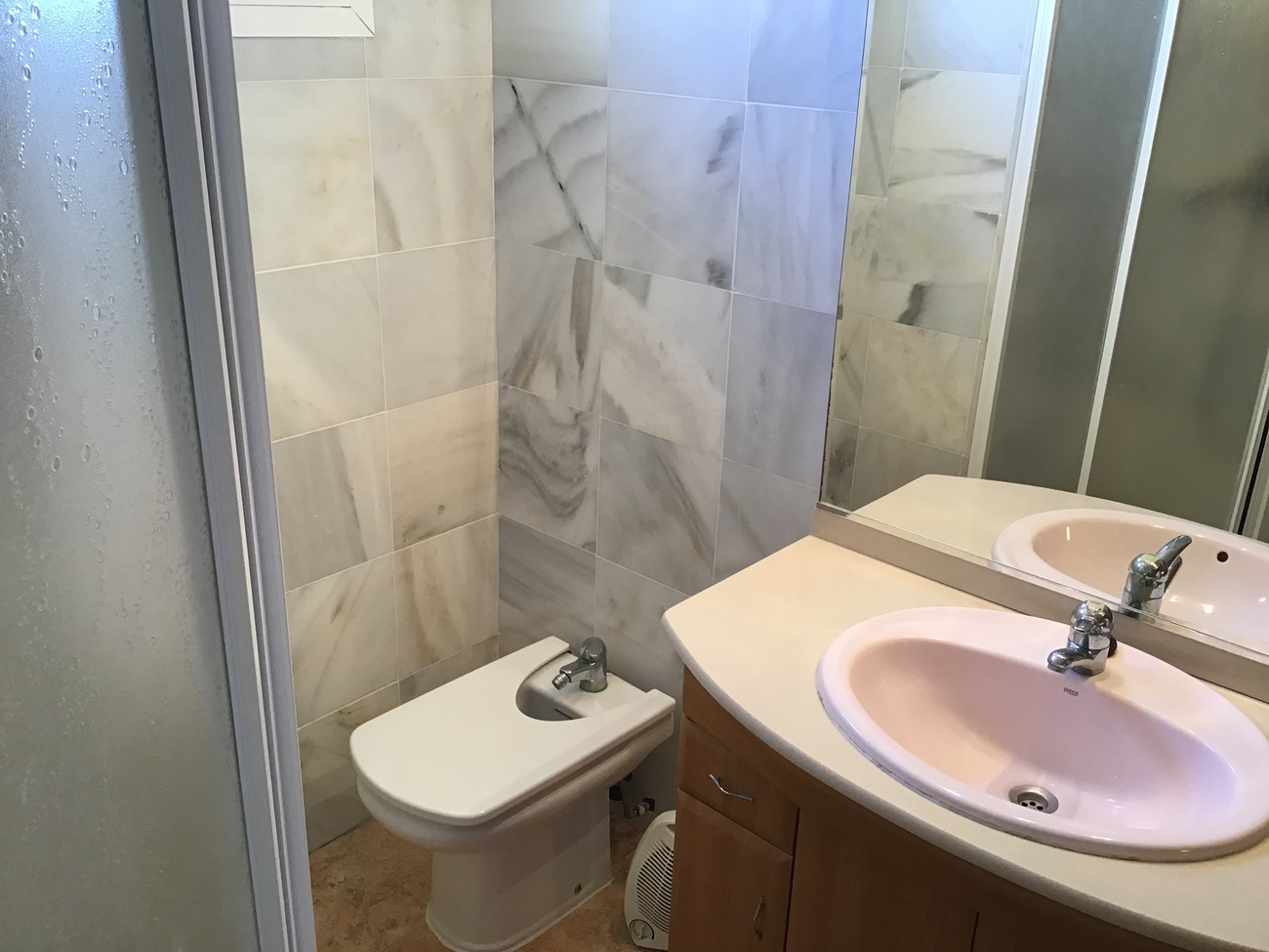 Bathroom in apartment for sale in Guardamar del Segura