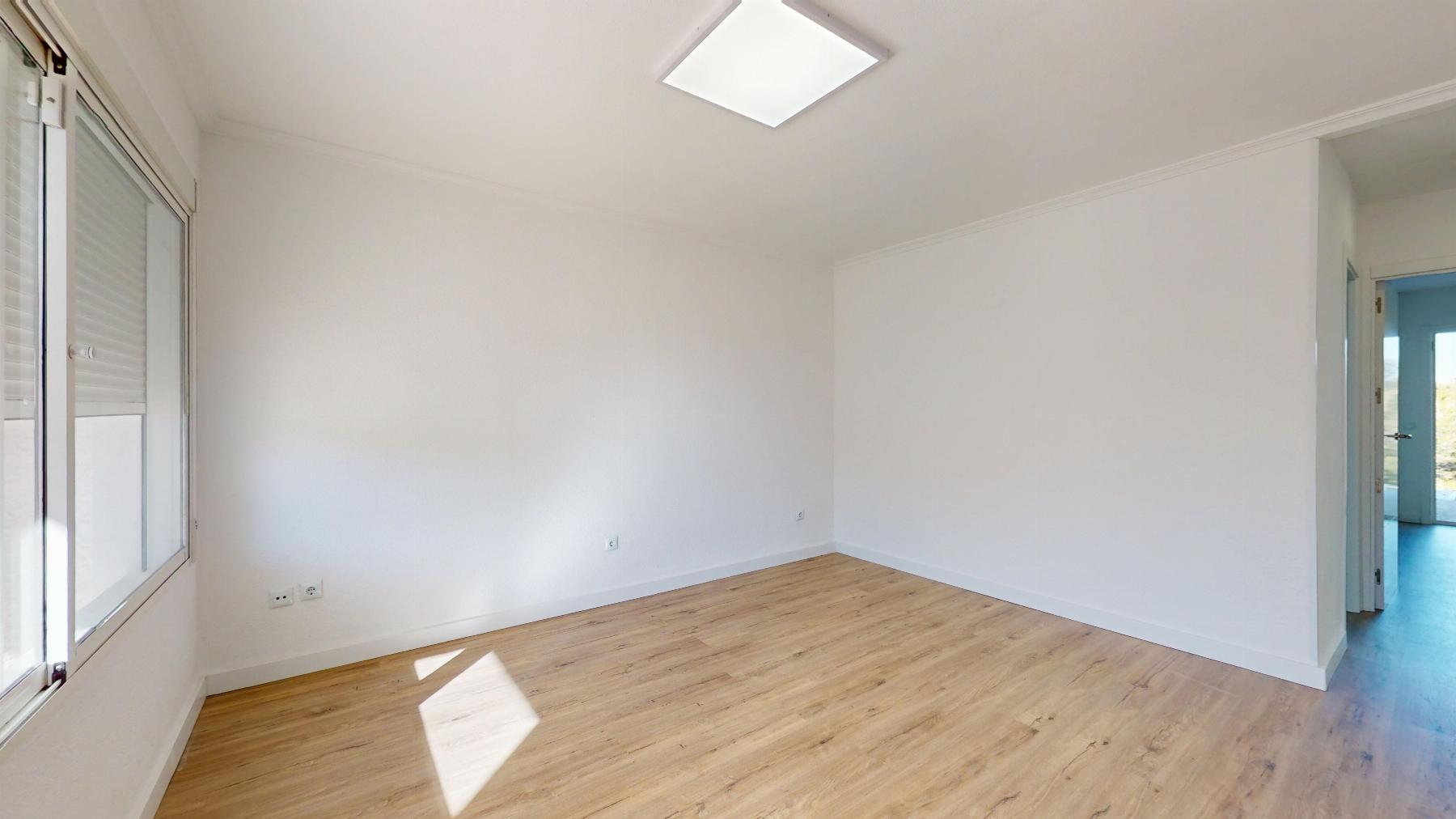 Fully Renovated Bungalow in Villamartín Ready to Move In We present this fantastic property with a c