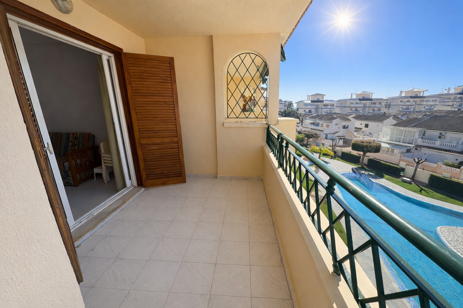 Discover this charming apartment in Torrevieja La Mata, ideal for enjoying the Mediterranean lifesty
