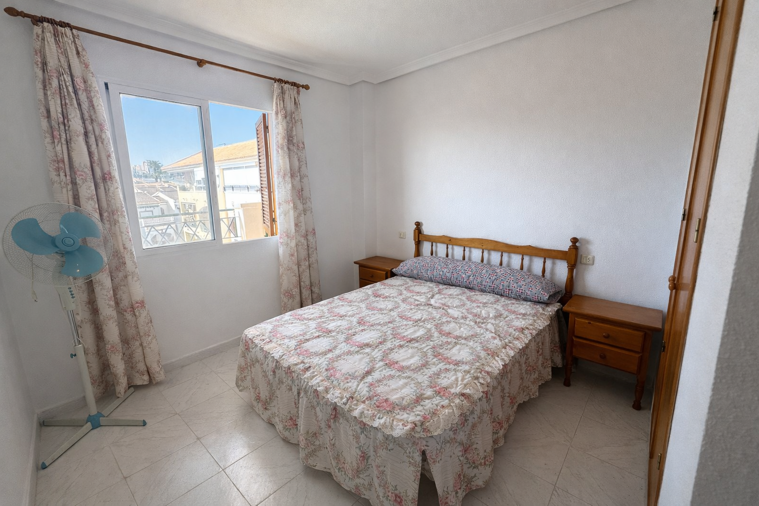 Bedroom in penthouse for sale in Torrevieja