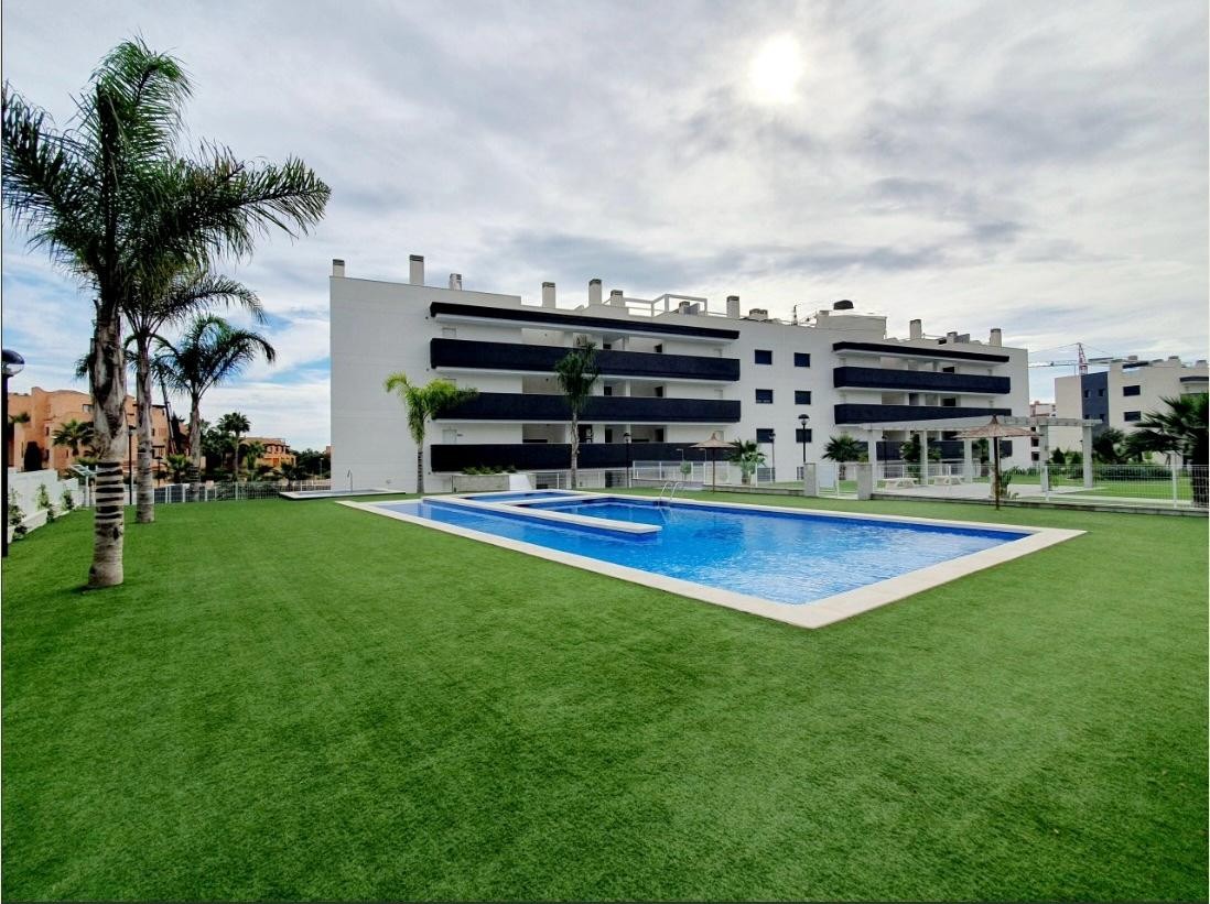 Garden in apartment for sale in Orihuela Costa