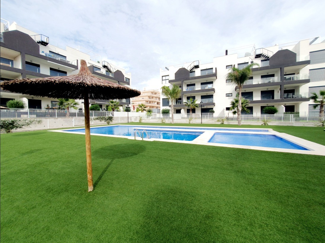 Dining area in apartment for sale in Orihuela Costa