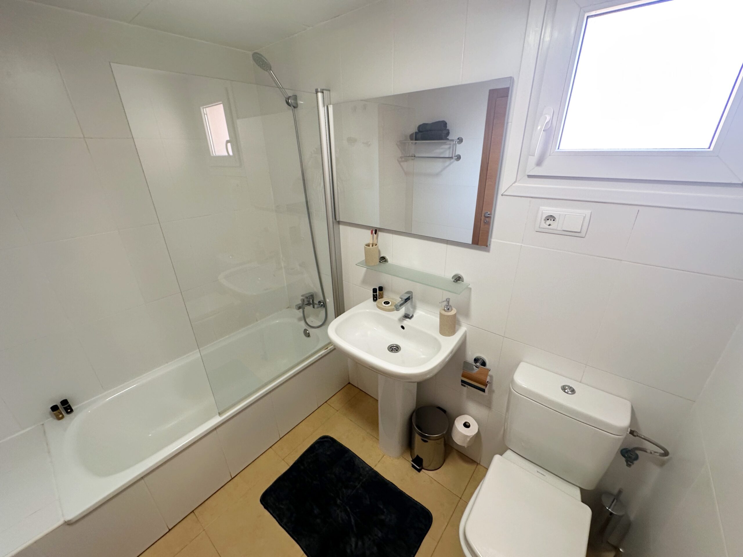 Bedroom in apartment for sale in Mar Menor Golf Resort