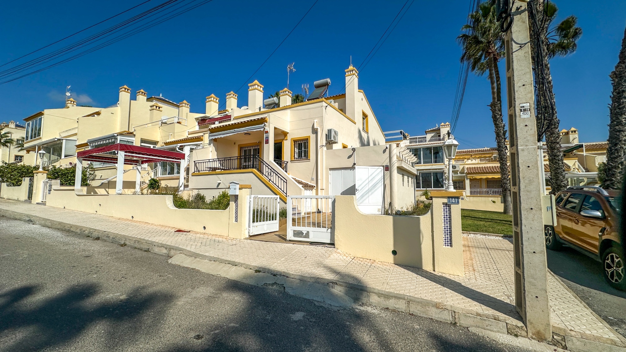 Set in the heart of Villamartín, this beautifully refurbished townhouse offers an unbeatable locatio