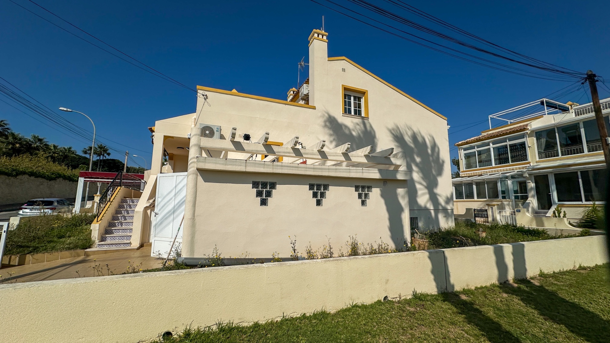 Set in the heart of Villamartín, this beautifully refurbished townhouse offers an unbeatable locatio