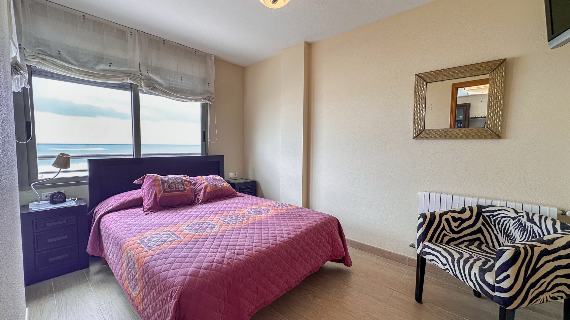 Master bedroom in apartment for sale in Torrevieja