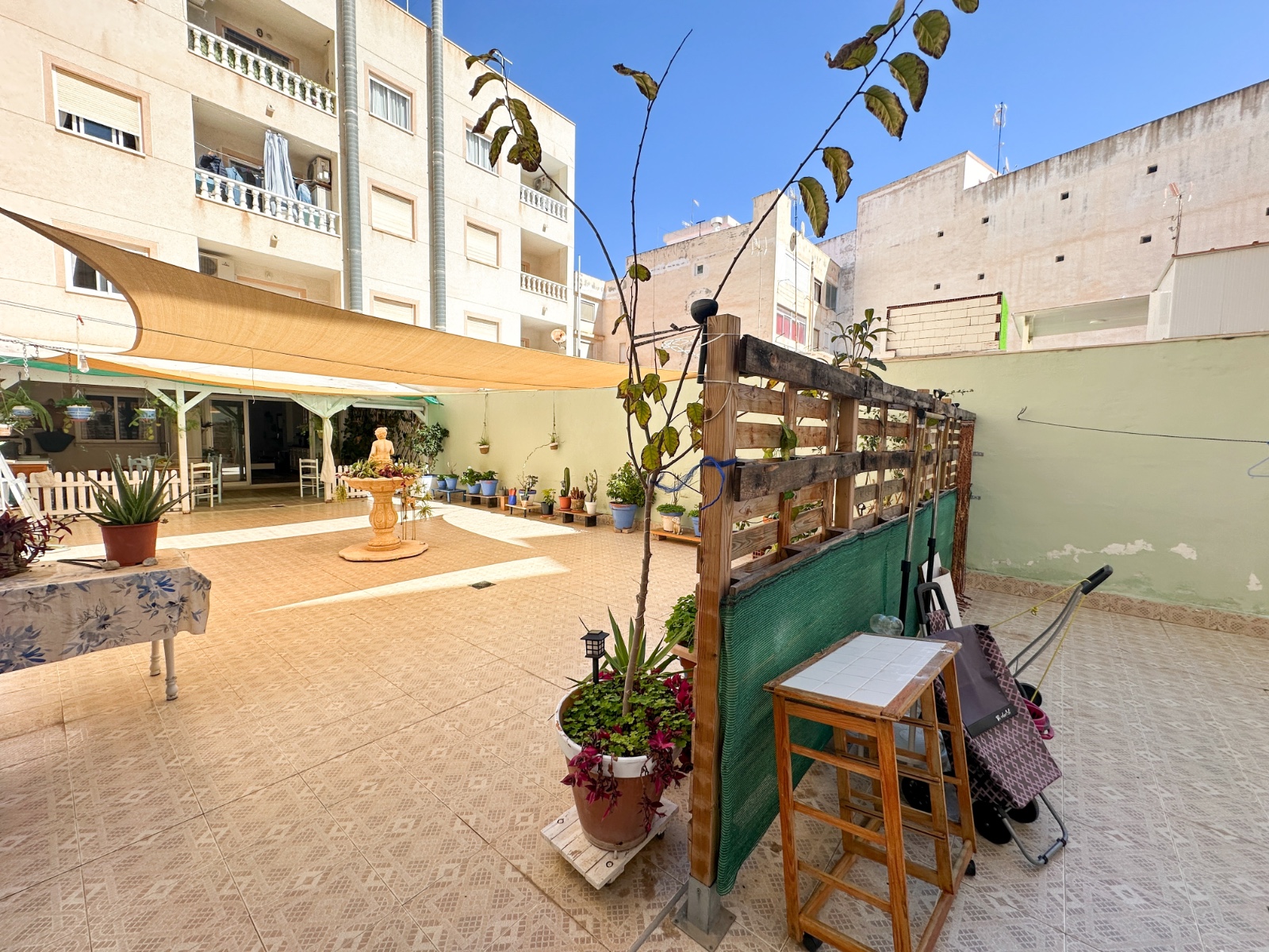 Garden in apartment for sale in Torrevieja