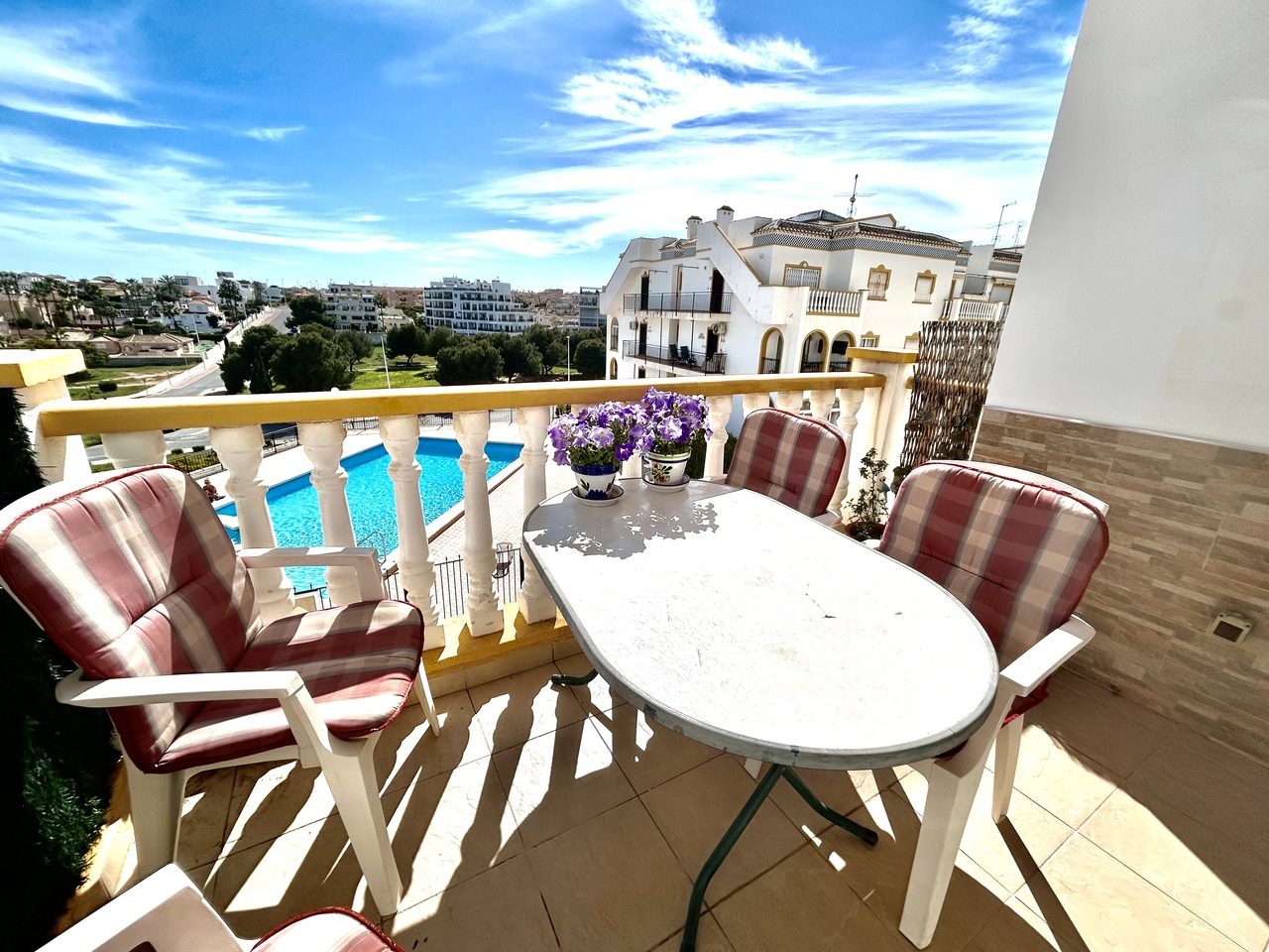 Dining area in penthouse for sale in La Zenia