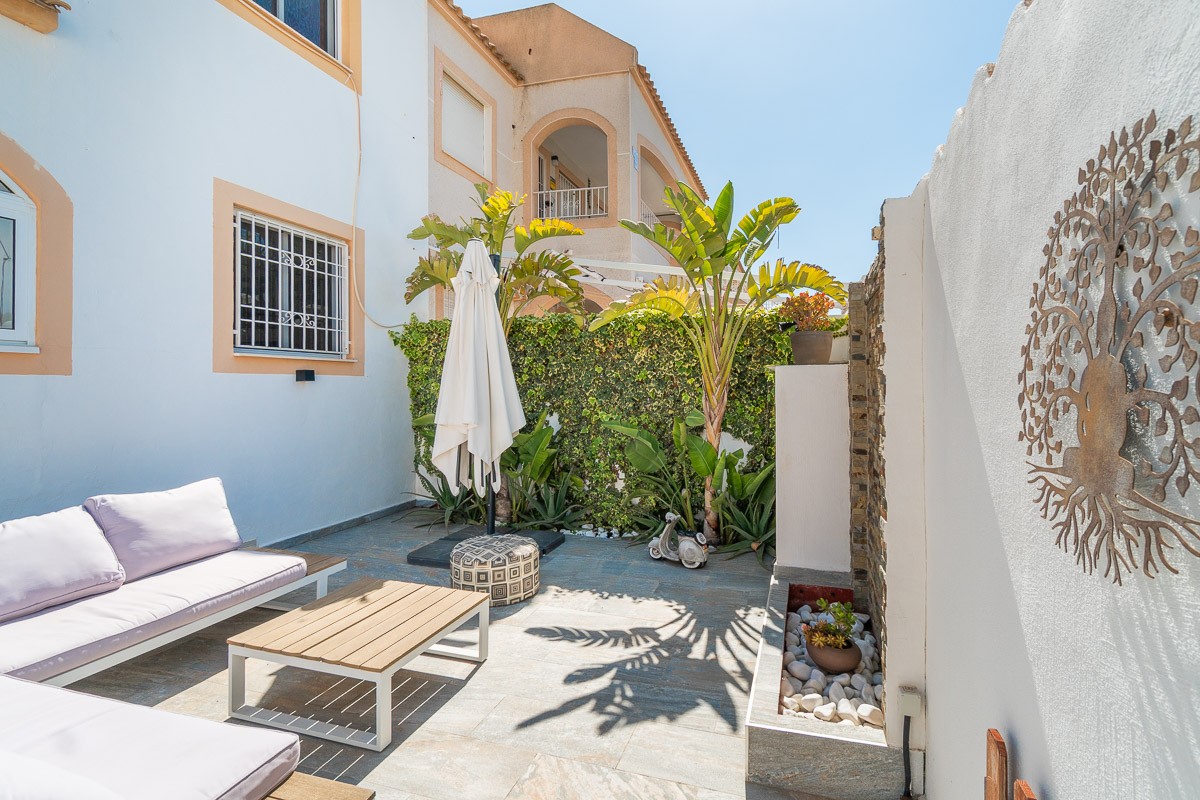 Pool area in terraced for sale in Torrevieja