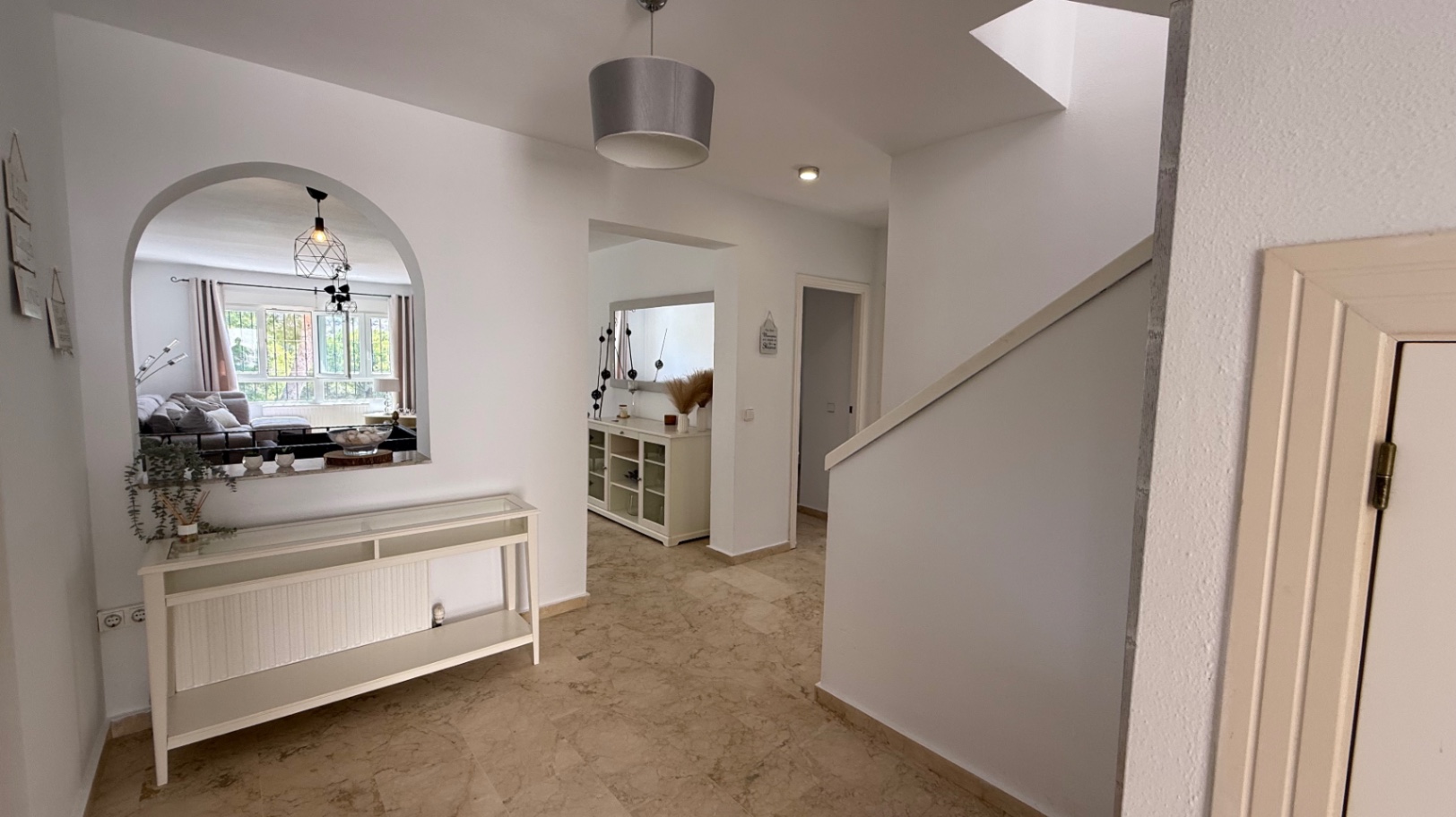 Master bedroom in villa for sale in Orihuela