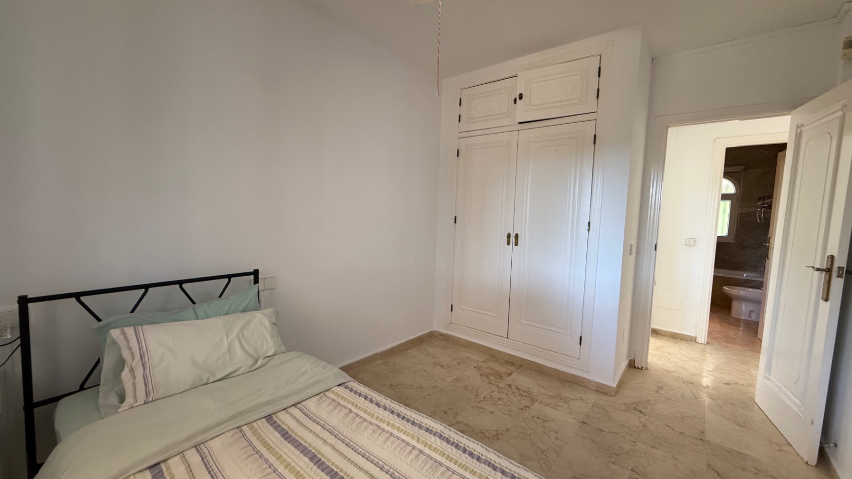 Bathroom in villa for sale in Orihuela