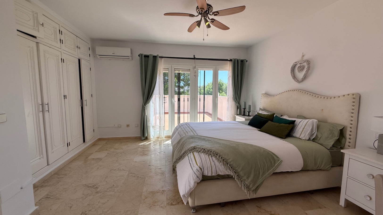 Kitchen in villa for sale in Orihuela