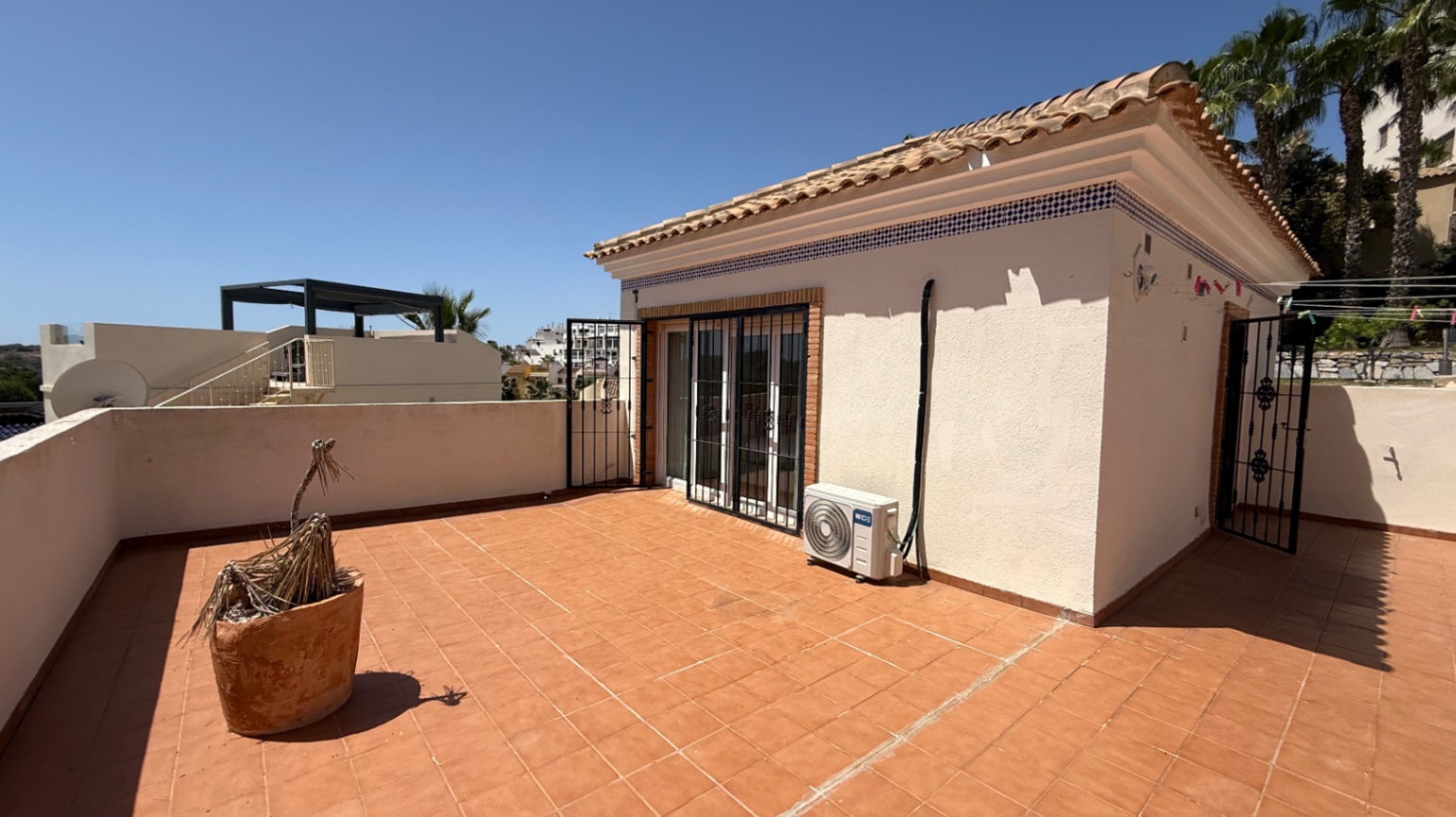 Exterior view in villa for sale in Orihuela