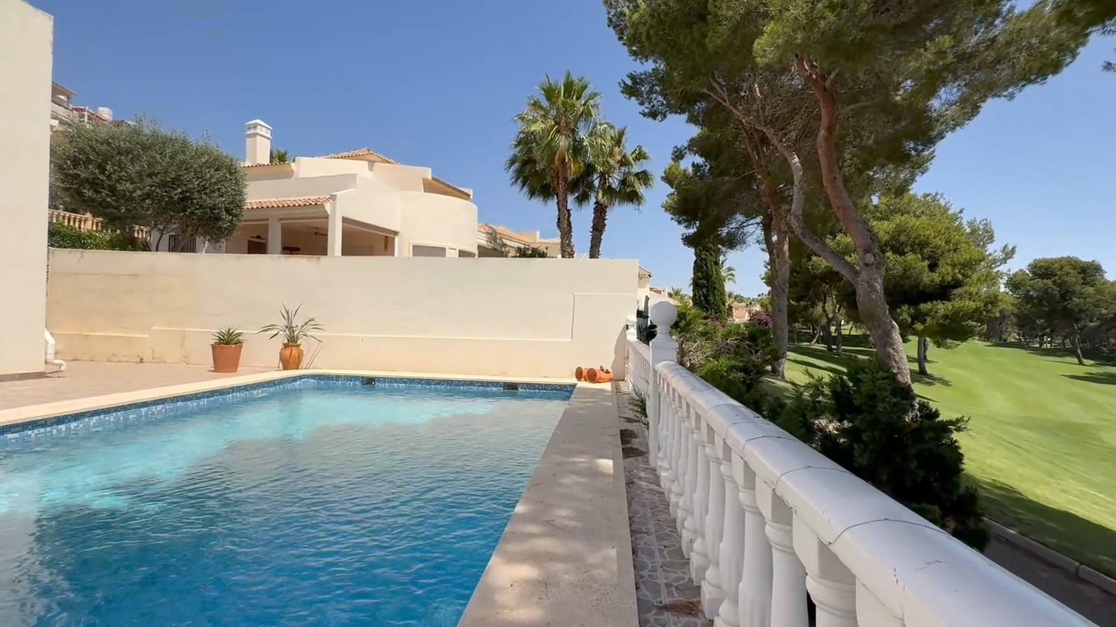 Bathroom in villa for sale in Orihuela